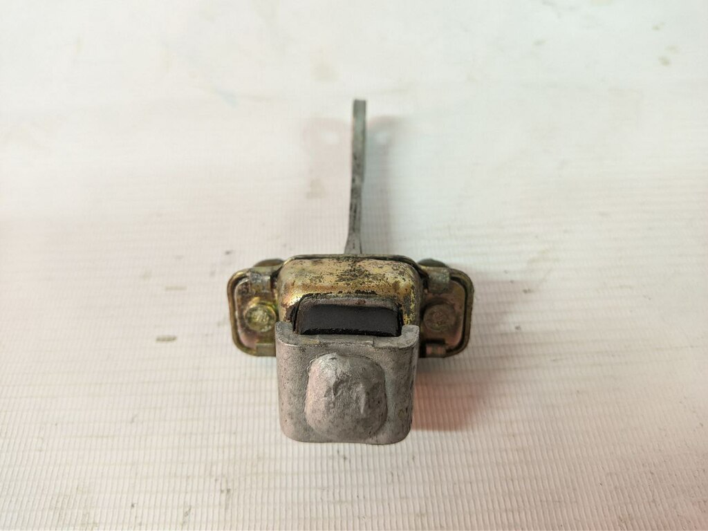 ограничитель двери б/у - 2